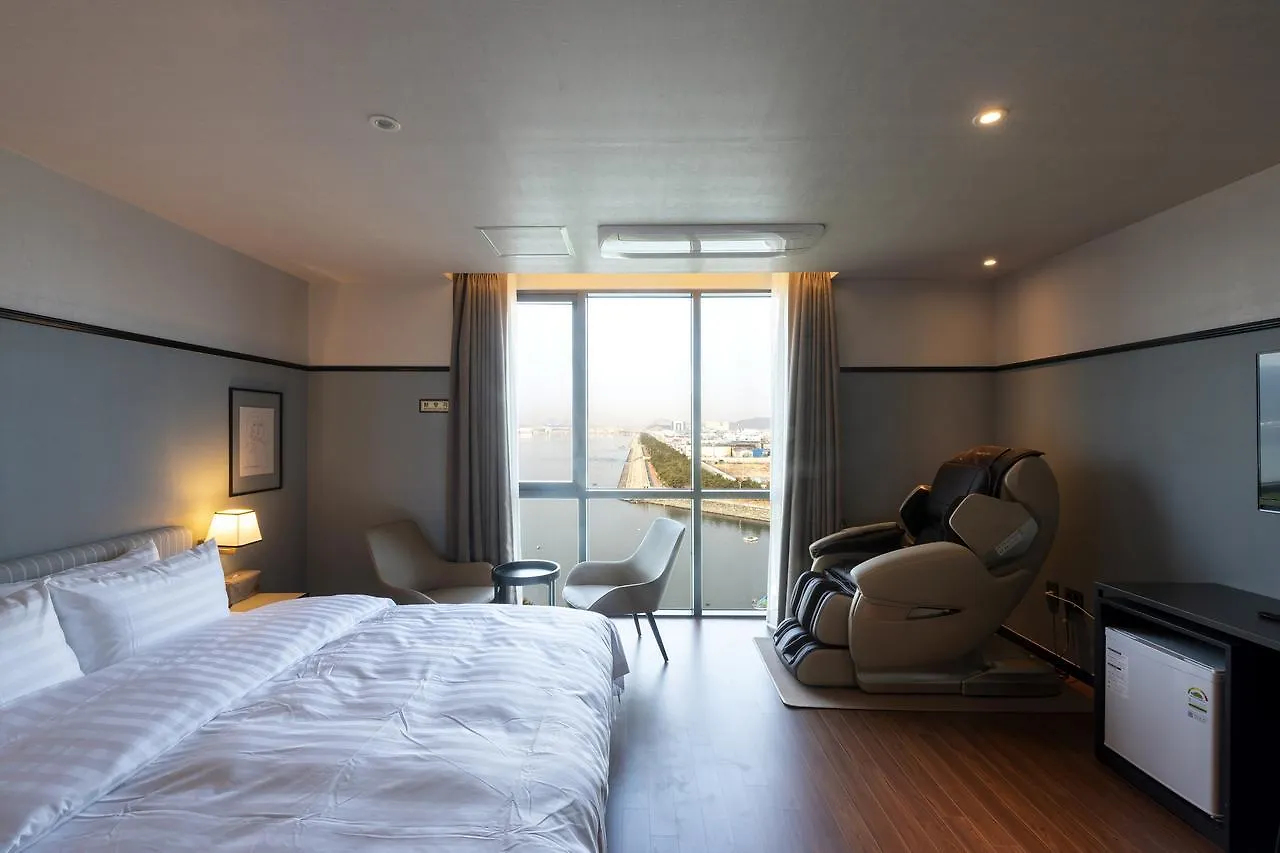 Brown-Dot Hotel Shinho Busan