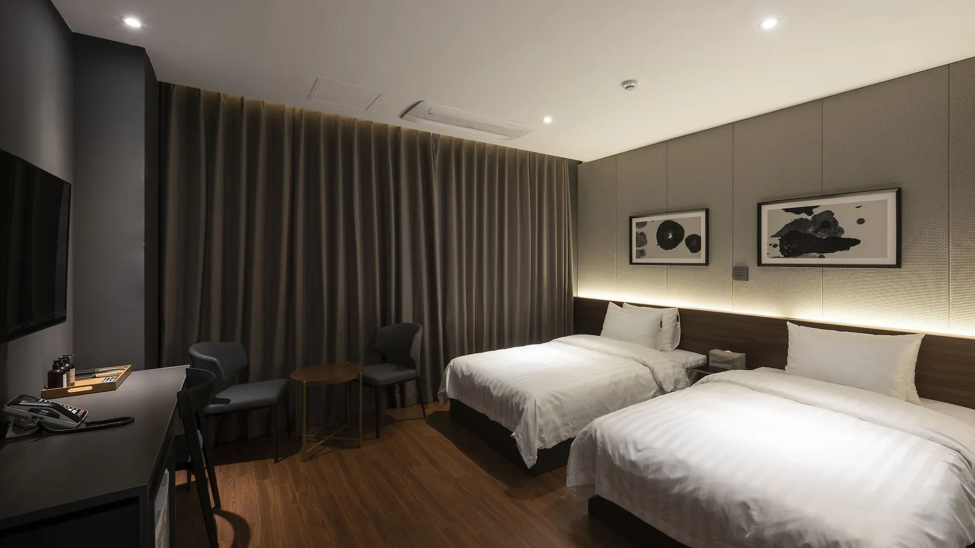 Brown-Dot Hotel Shinho Busan
