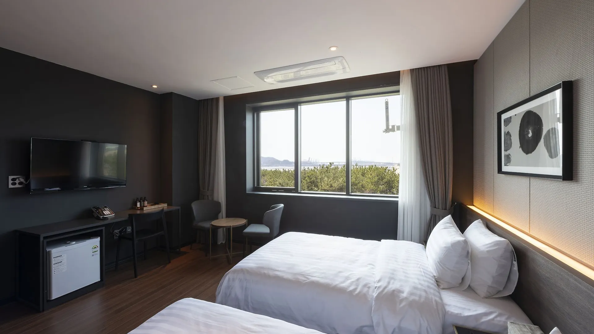 Brown-Dot Hotel Shinho Busan