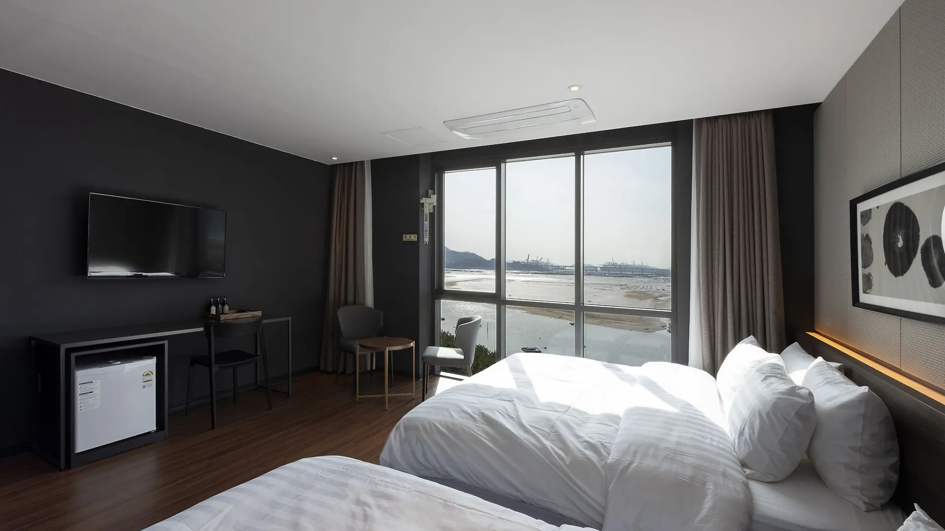 Brown-Dot Hotel Shinho Busan