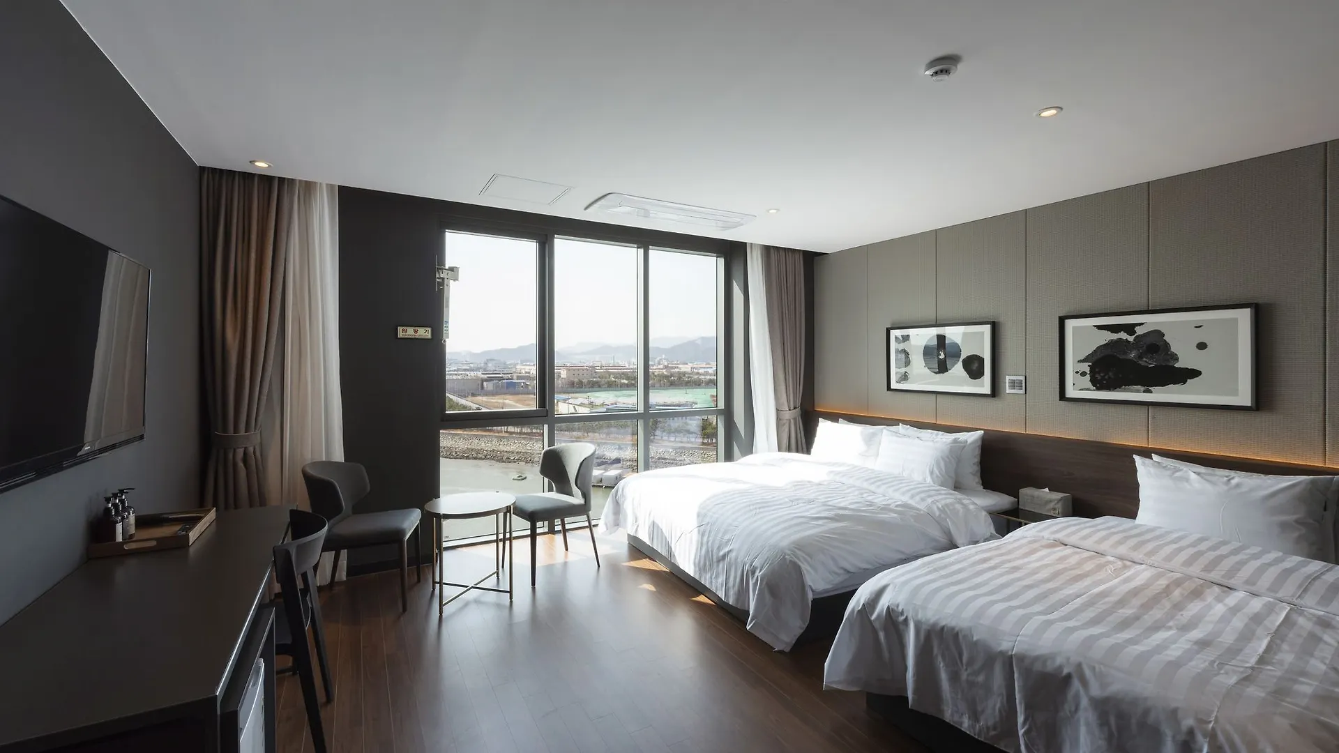 Brown-Dot Hotel Shinho Busan