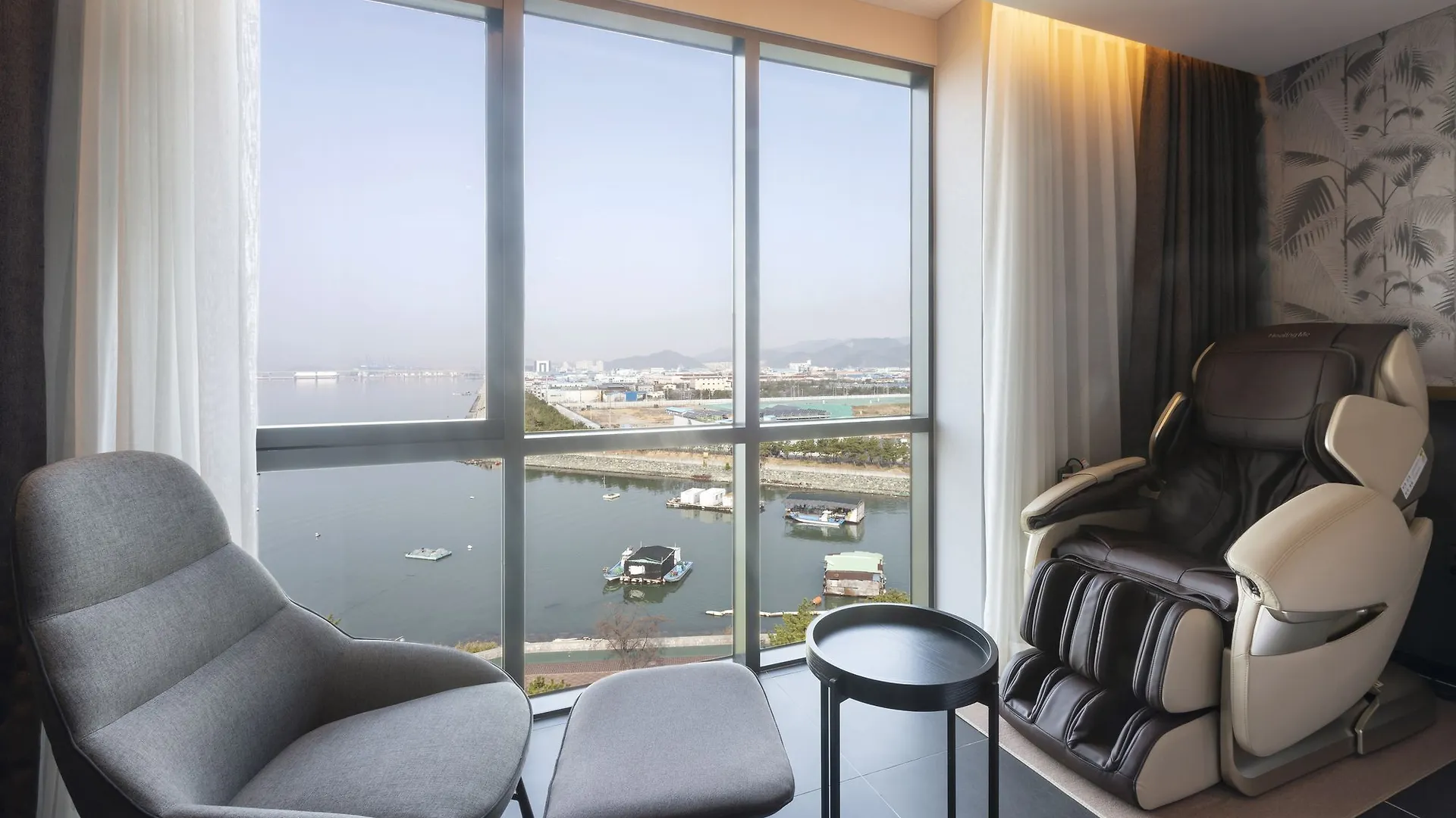 Brown-Dot Hotel Shinho Busan