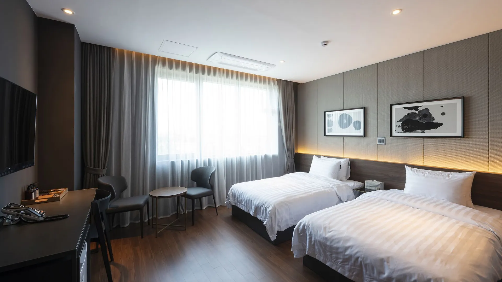 Brown-Dot Hotel Shinho Busan