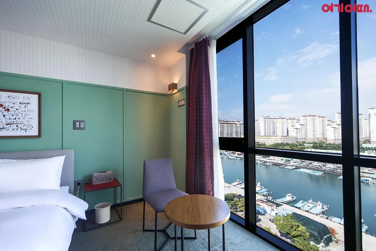 Brown-Dot Hotel Shinho Busan