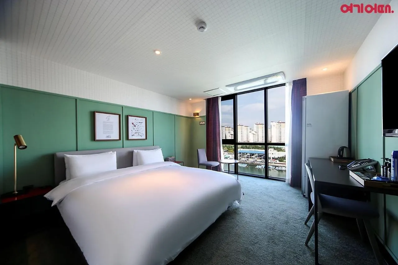 Brown-Dot Hotel Shinho Busan