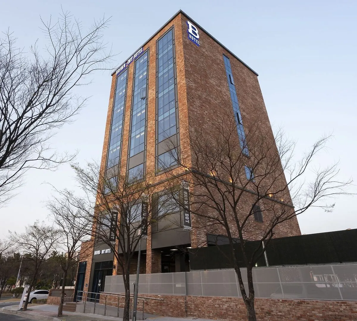 Brown-Dot Hotel Shinho Busan