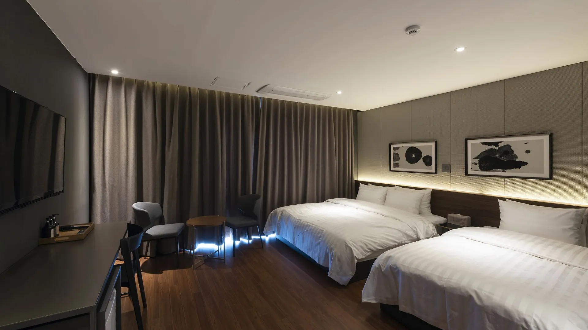 Brown-Dot Hotel Shinho Busan